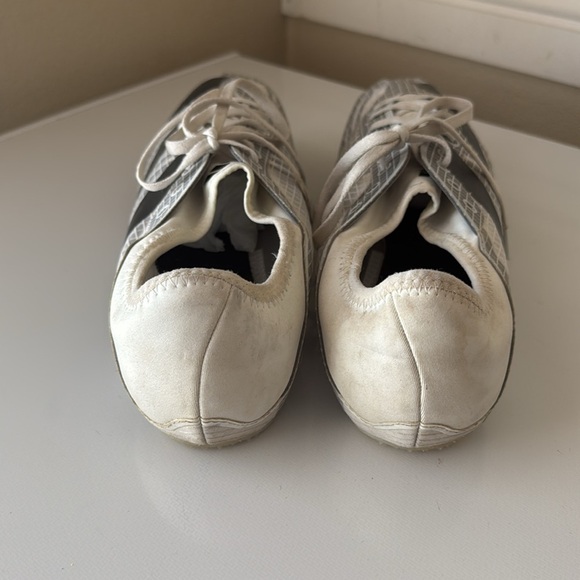 Adidas Sprintstar track and field spikes
Size 12 - Picture 5 of 6